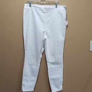 A New Day High rise skinny stretch taper leg pant